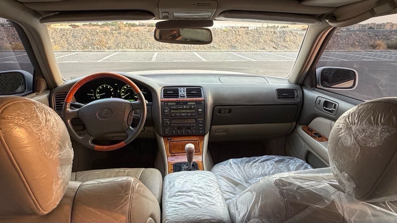 Car Image 1999 LEXUS LS 400