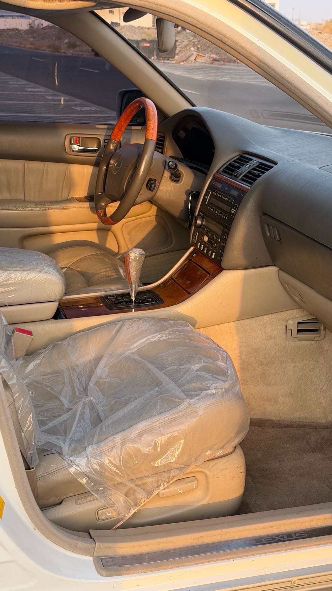 Car Image 1999 LEXUS LS 400