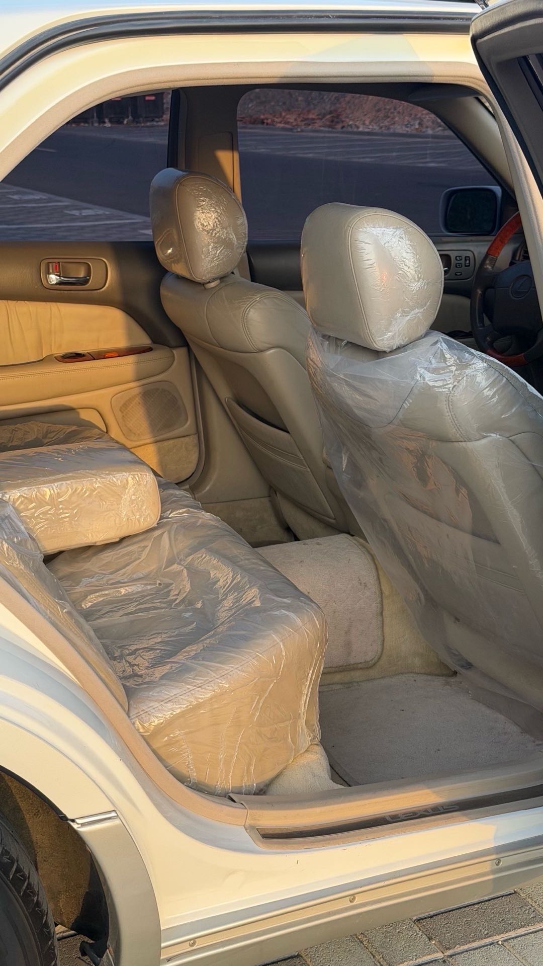 Car Image 1999 LEXUS LS 400