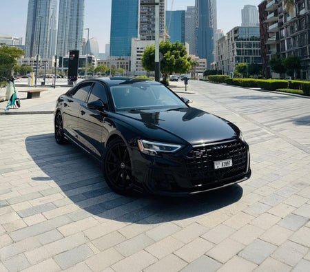 AUDI A8 2024