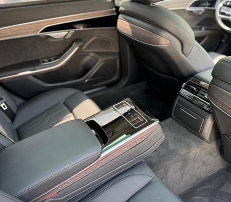 AUDI A8 2024