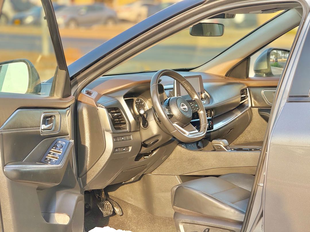 Car Image 2021 NISSAN ROGUE SV