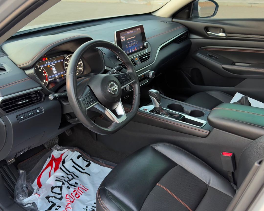 Car Image 2022 NISSAN ALTIMA SR