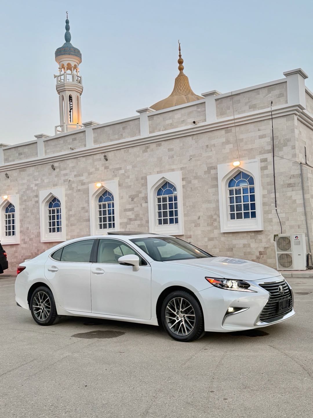 Car Image 2018 LEXUS ES 350