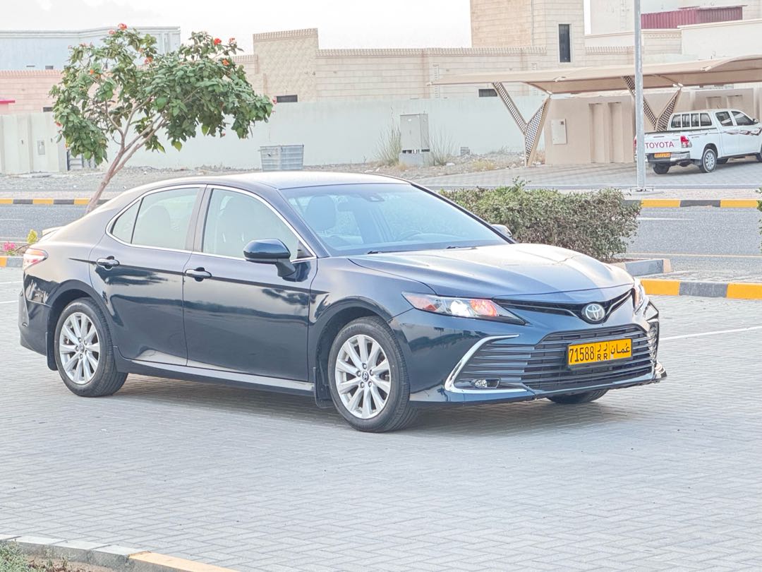 Car Image 2019 TOYOTA CAMRY LE