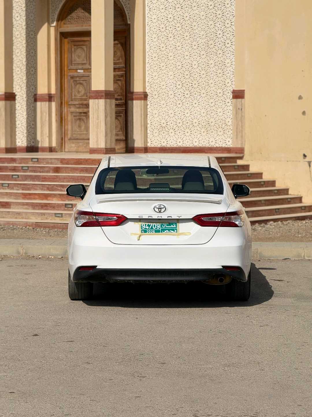 Car Image 2020 TOYOTA CAMRY LE