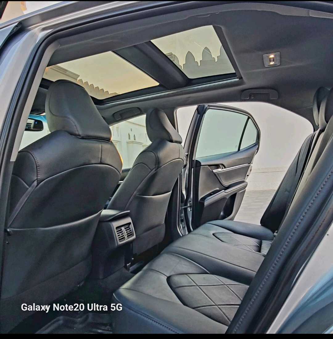 Car Image 2018 TOYOTA CAMRY XLE