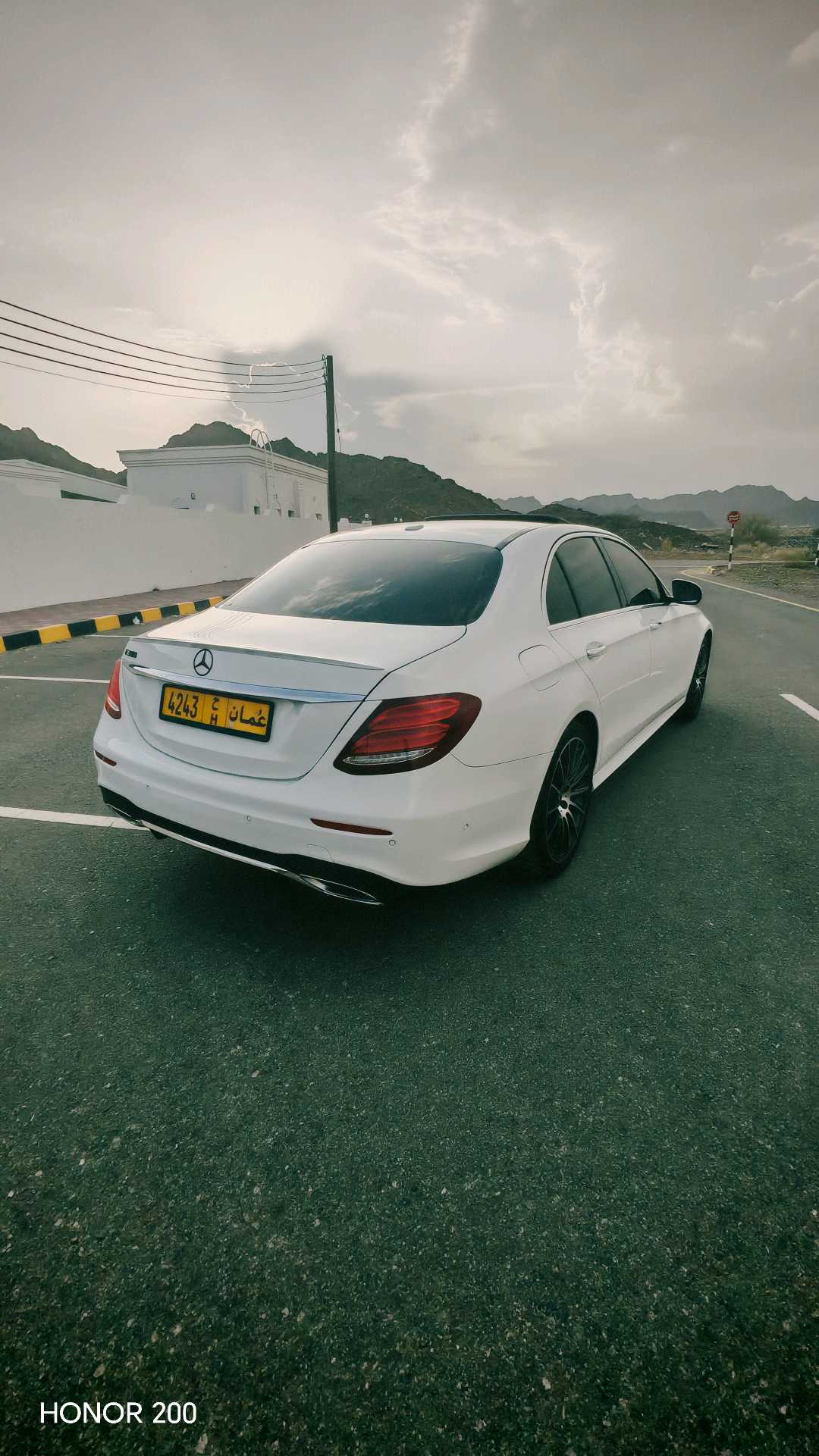 Car Image 2017 MERCEDES E Class 300