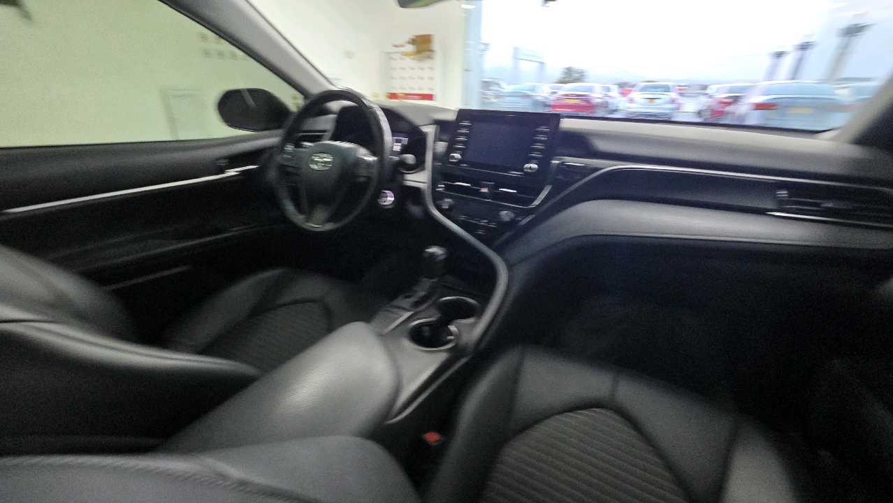 Car Image 2022 TOYOTA CAMRY SE