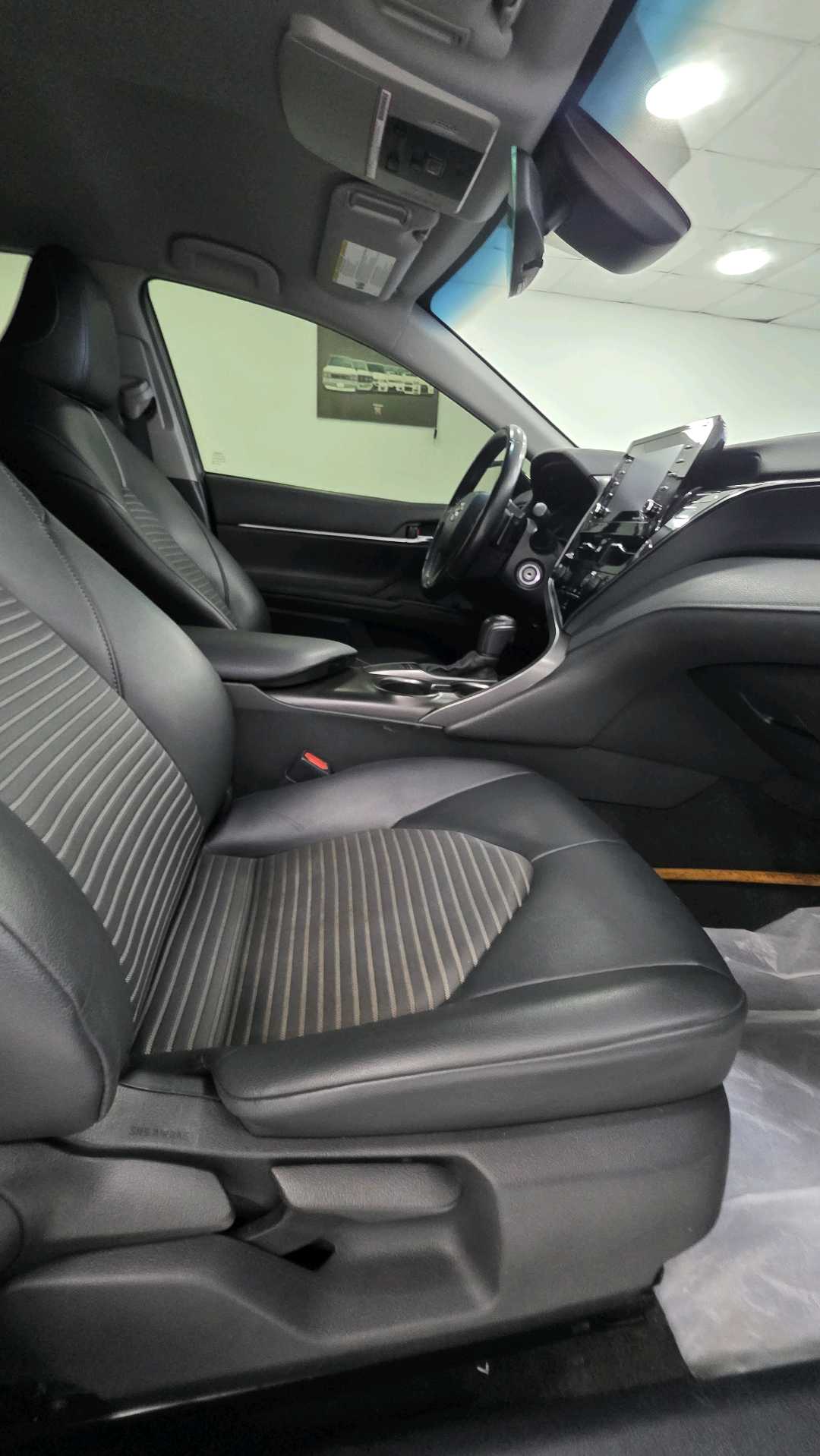 Car Image 2022 TOYOTA CAMRY SE