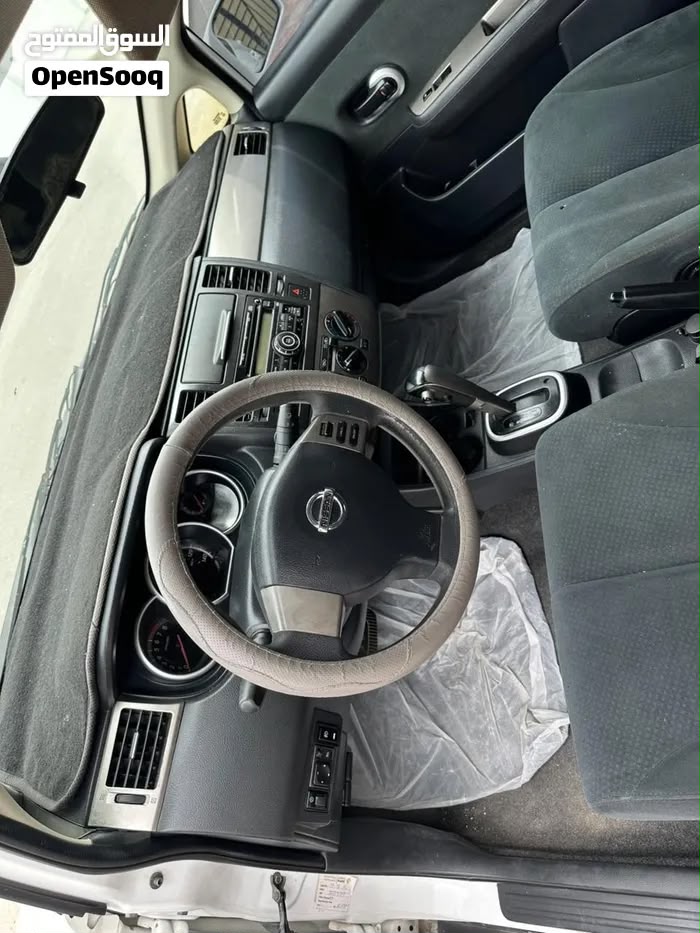 Car Image 2011 NISSAN VERSA NOTE