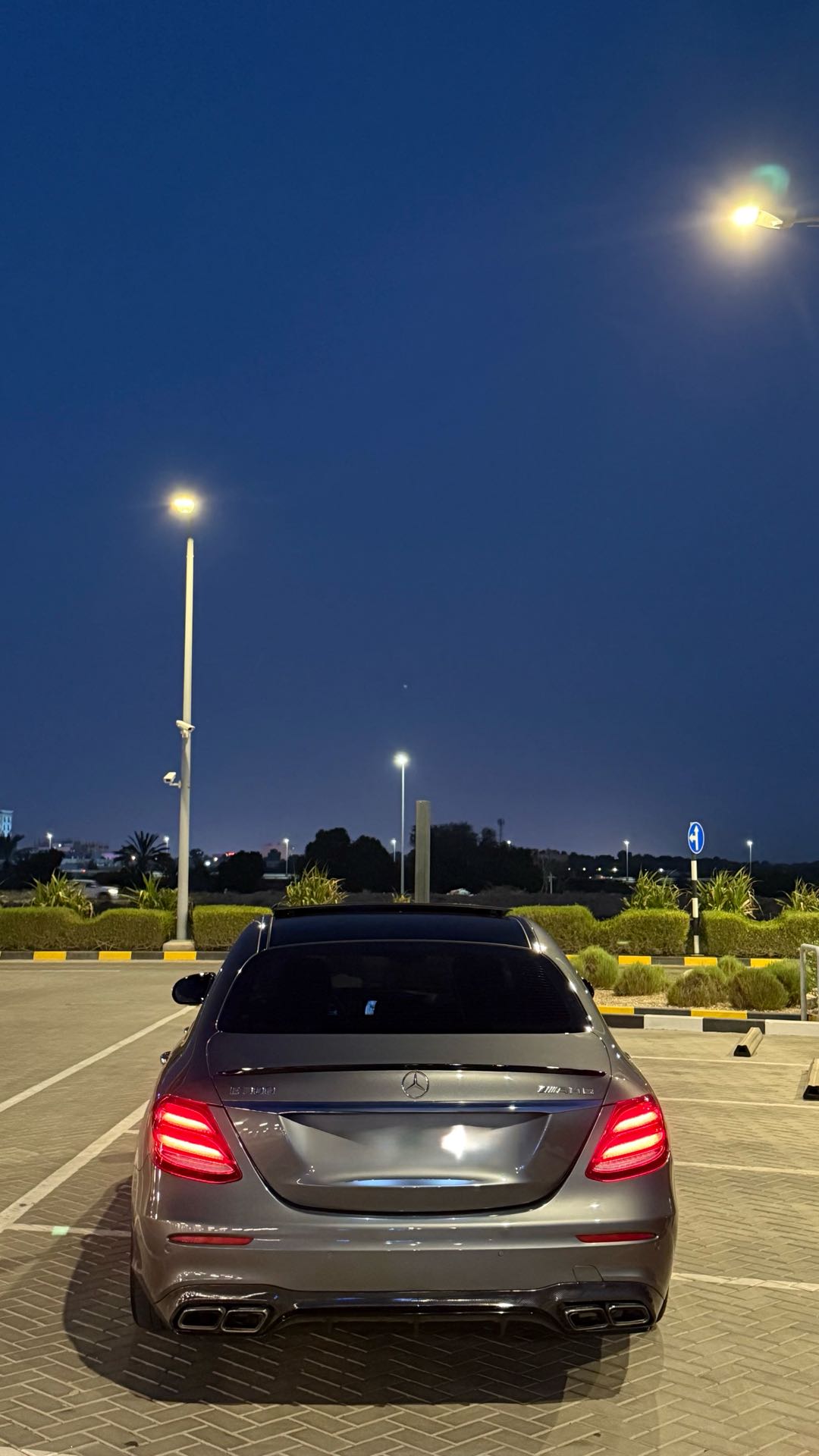 Car Image 2017 MERCEDES E Class 300