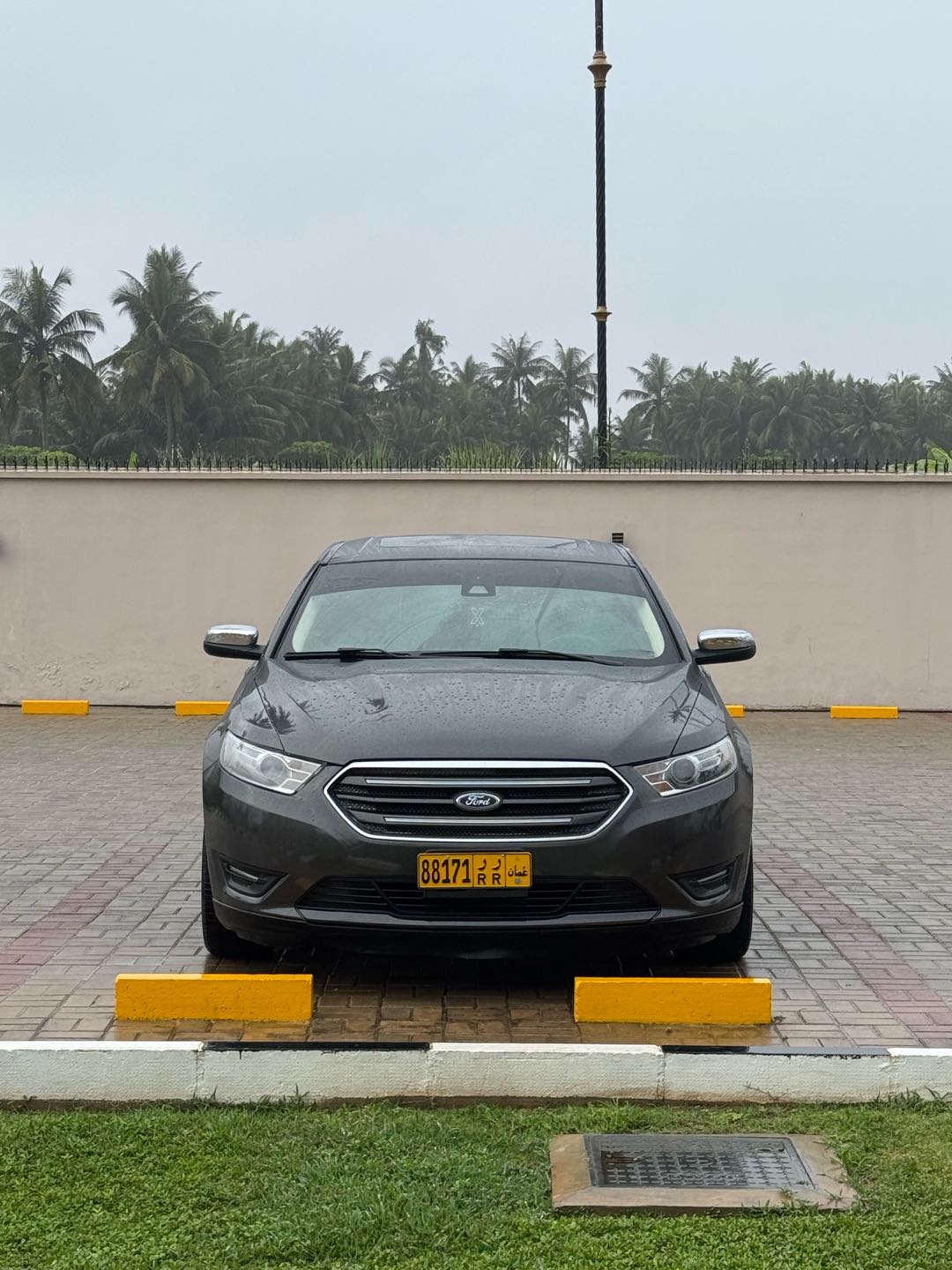 Car Image 2018 FORD TAURUS 
