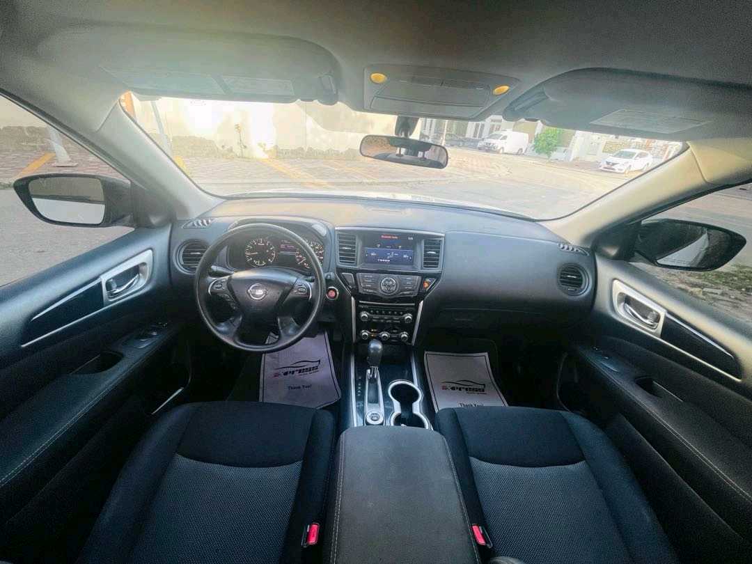 Car Image 2017 NISSAN PATHFINDER SV