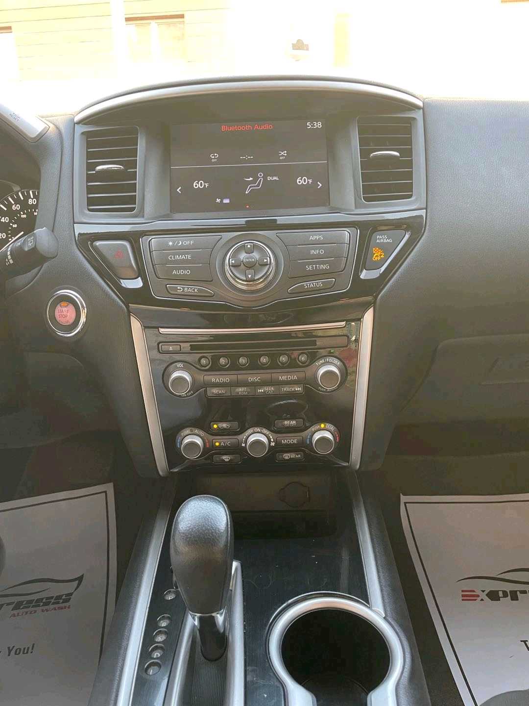 Car Image 2017 NISSAN PATHFINDER SV