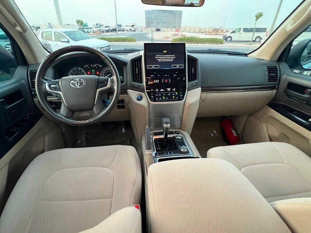 Car Image 2020 TOYOTA LAND CRUISER GX.R