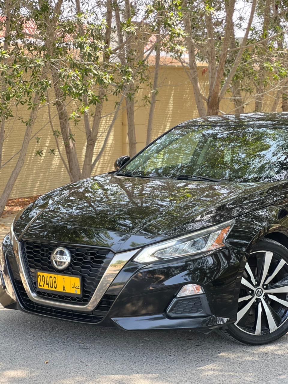 Car Image 2020 NISSAN ALTIMA SR
