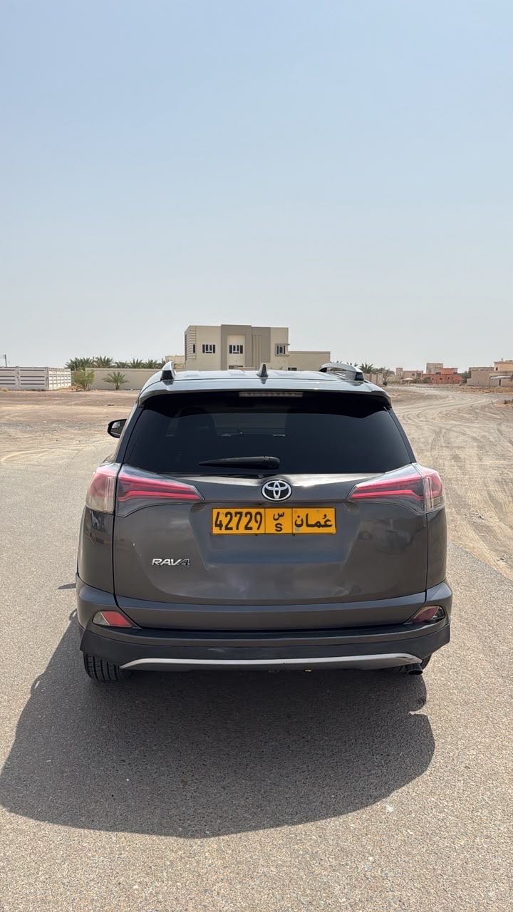 Car Image 2017 TOYOTA RAV4 XLE