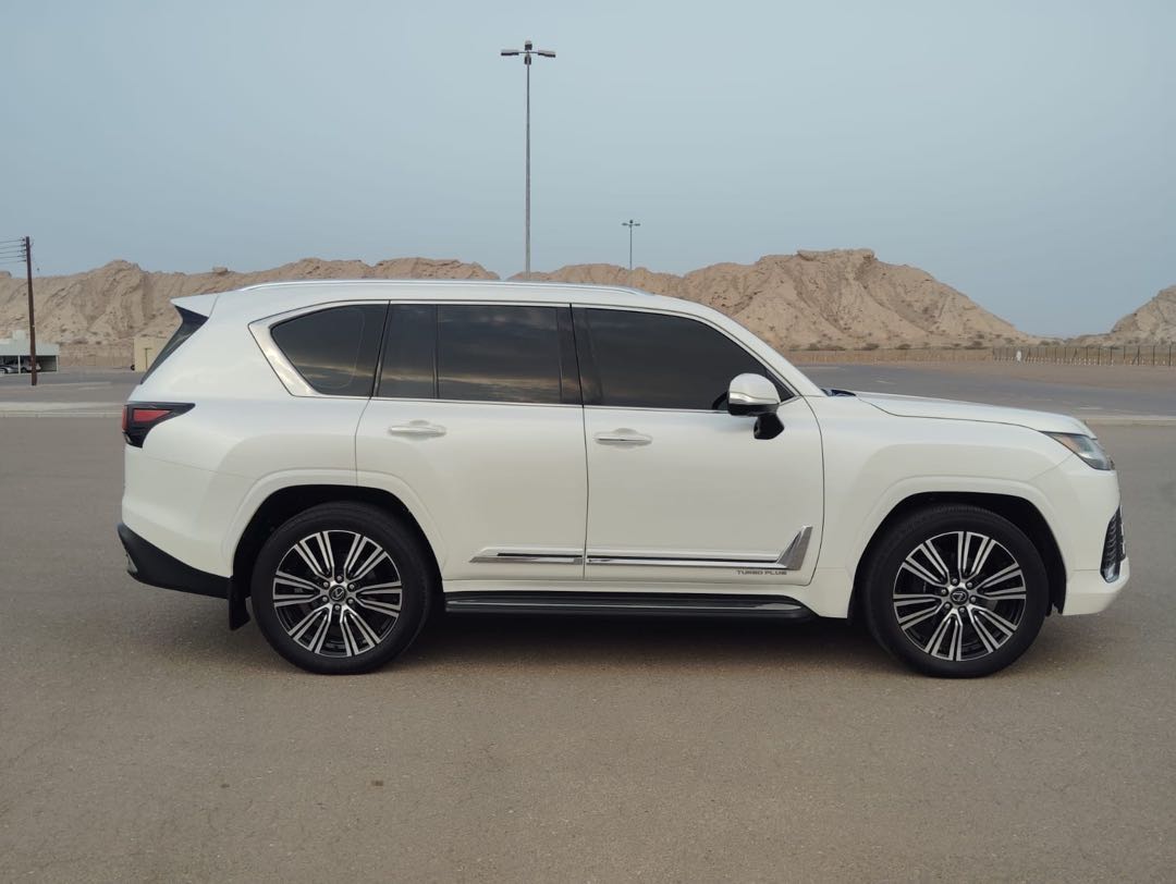 Car Image 2025 LEXUS LX 600