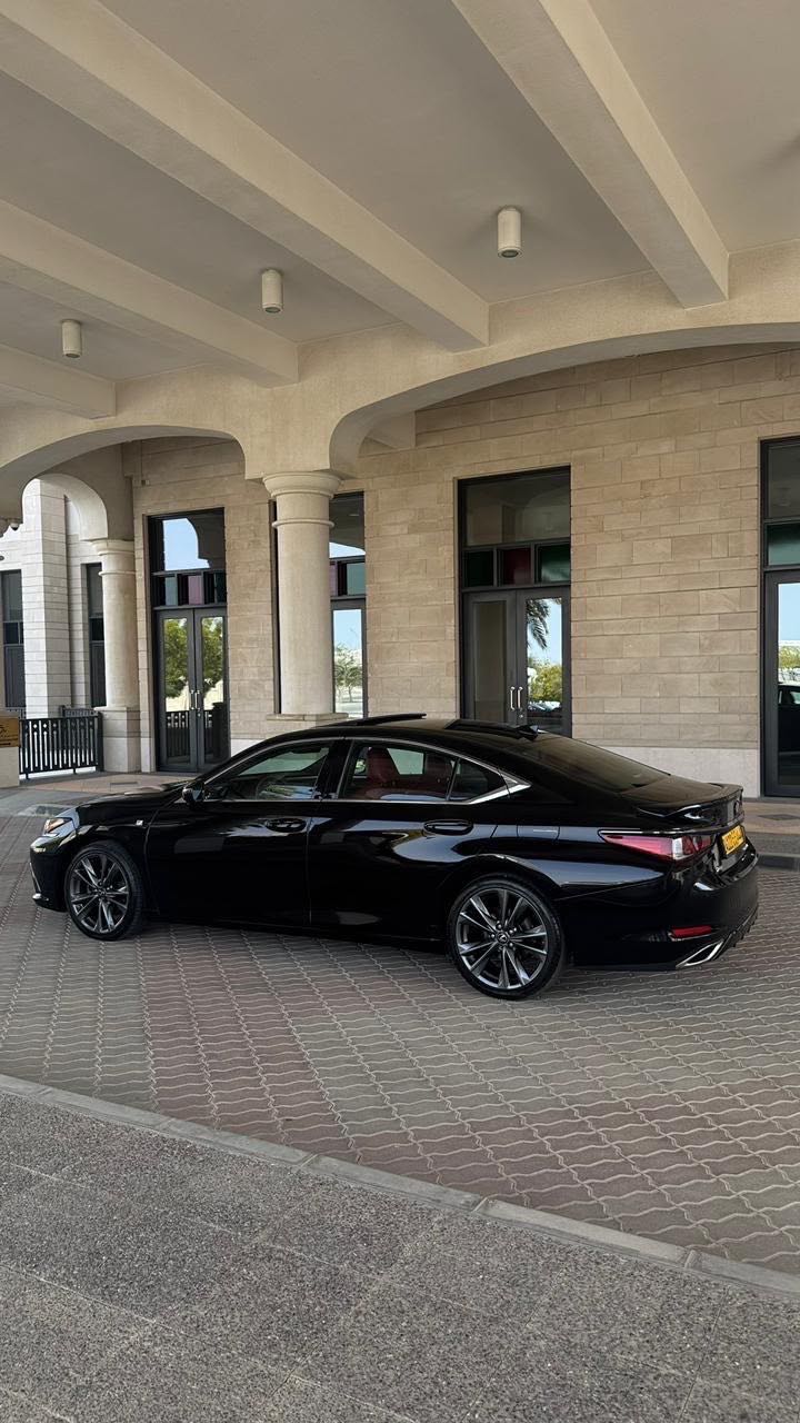 Car Image 2019 LEXUS ES F350