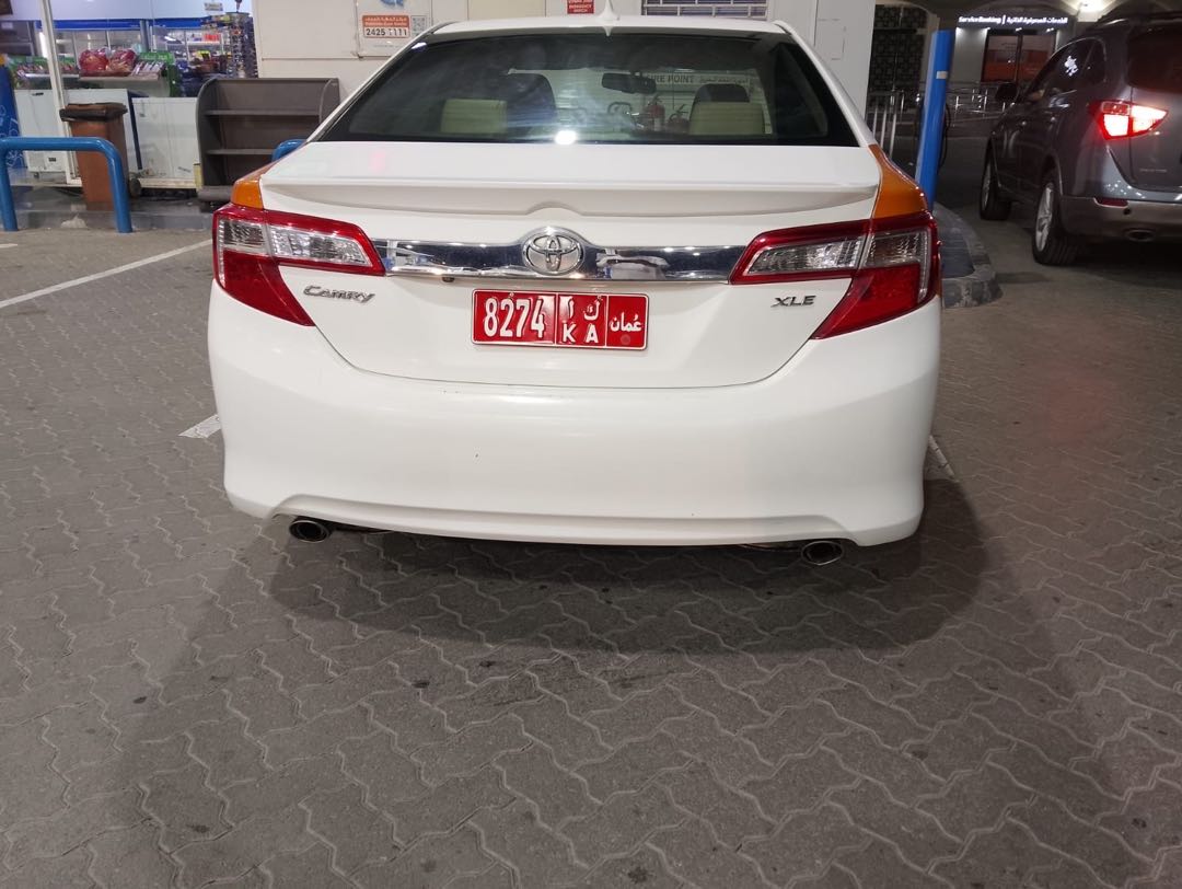 Car Image 2014 TOYOTA CAMRY XLE