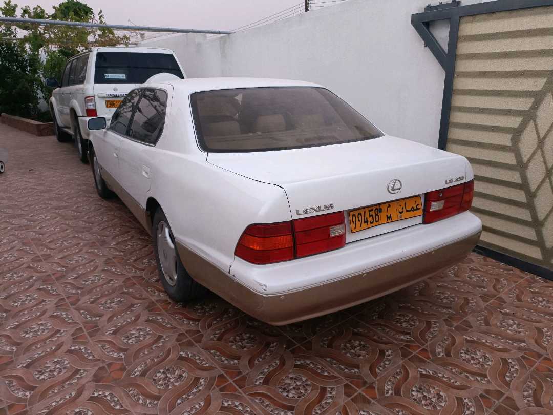 Car Image 1998 LEXUS LS 400
