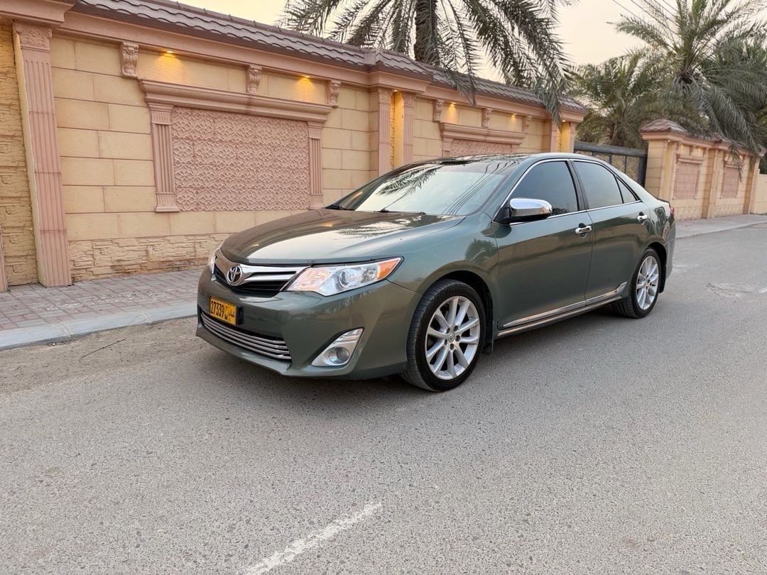 Car Image 2012 TOYOTA CAMRY SE