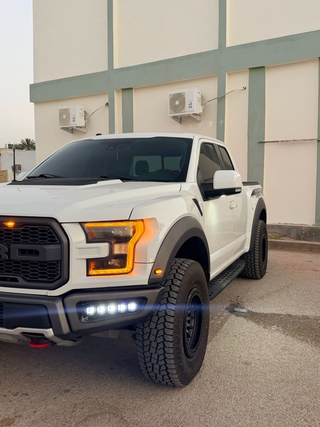 Car Image 2018 FORD F-150 Raptor