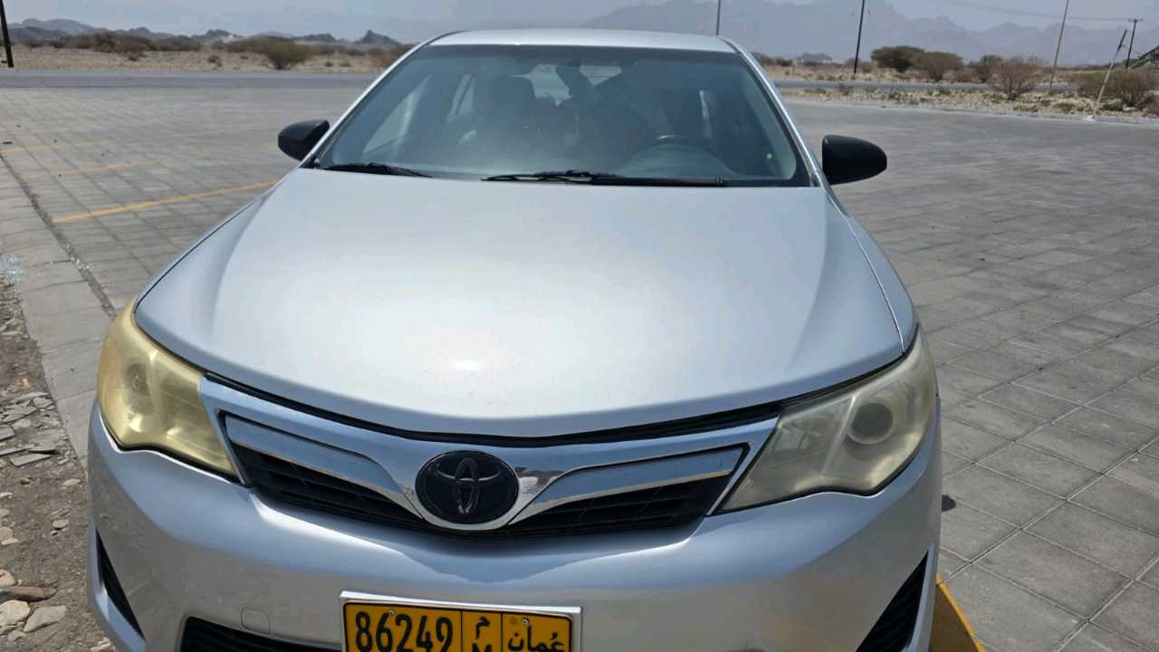 Car Image 2014 TOYOTA CAMRY LE