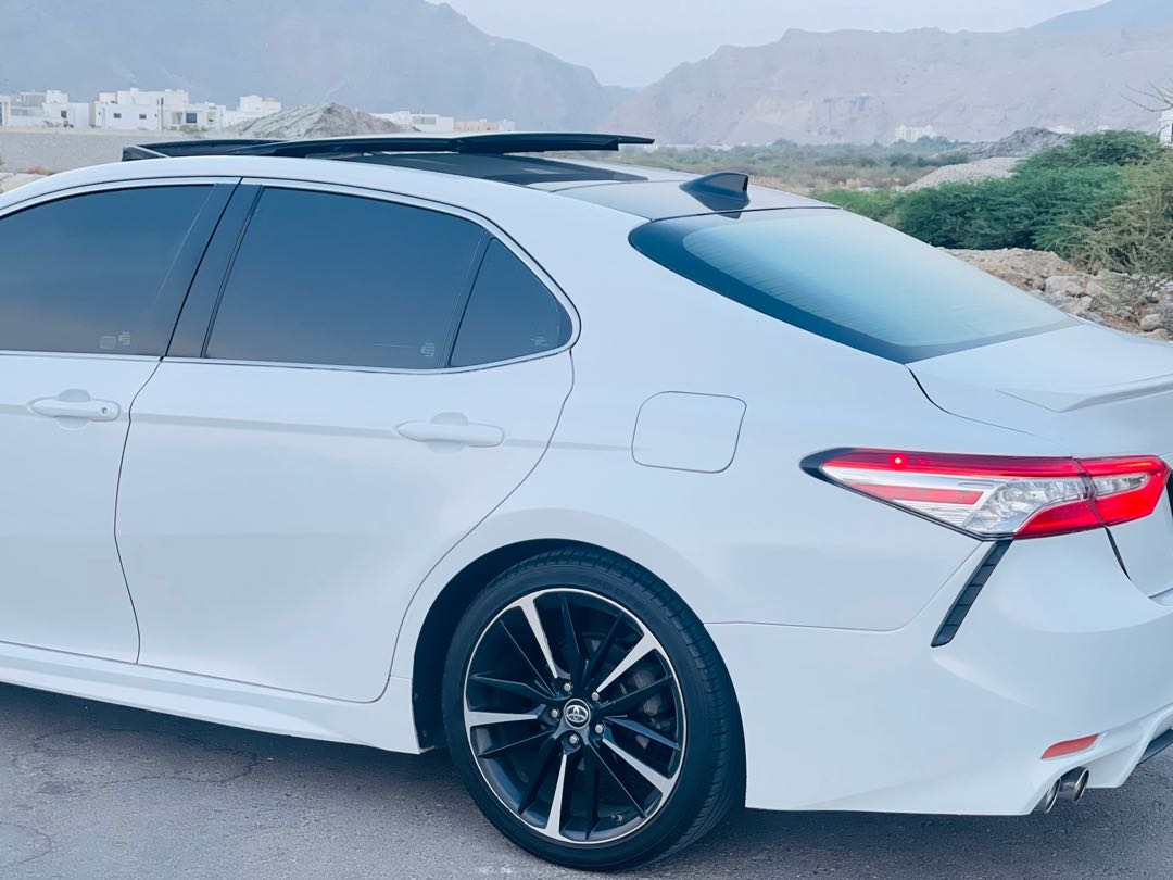 Car Image 2018 TOYOTA CAMRY XSE