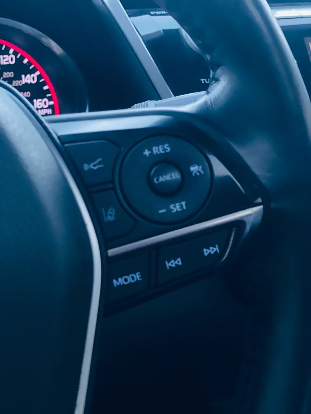 Car Image 2018 TOYOTA CAMRY XSE