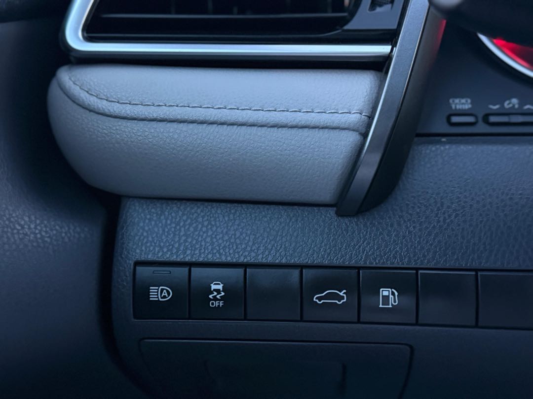 Car Image 2018 TOYOTA CAMRY XSE