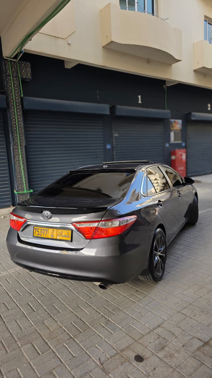 Car Image 2015 TOYOTA CAMRY XSE