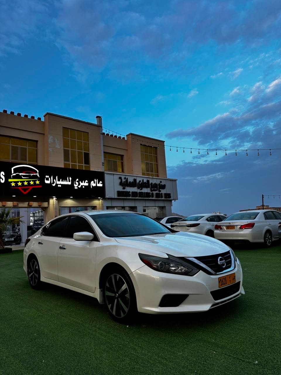 Car Image 2018 NISSAN ALTIMA SR