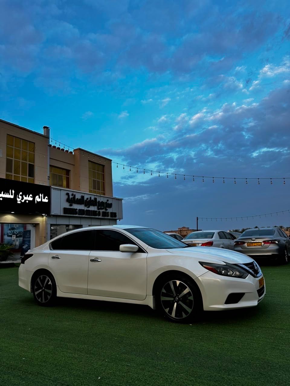 Car Image 2018 NISSAN ALTIMA SR