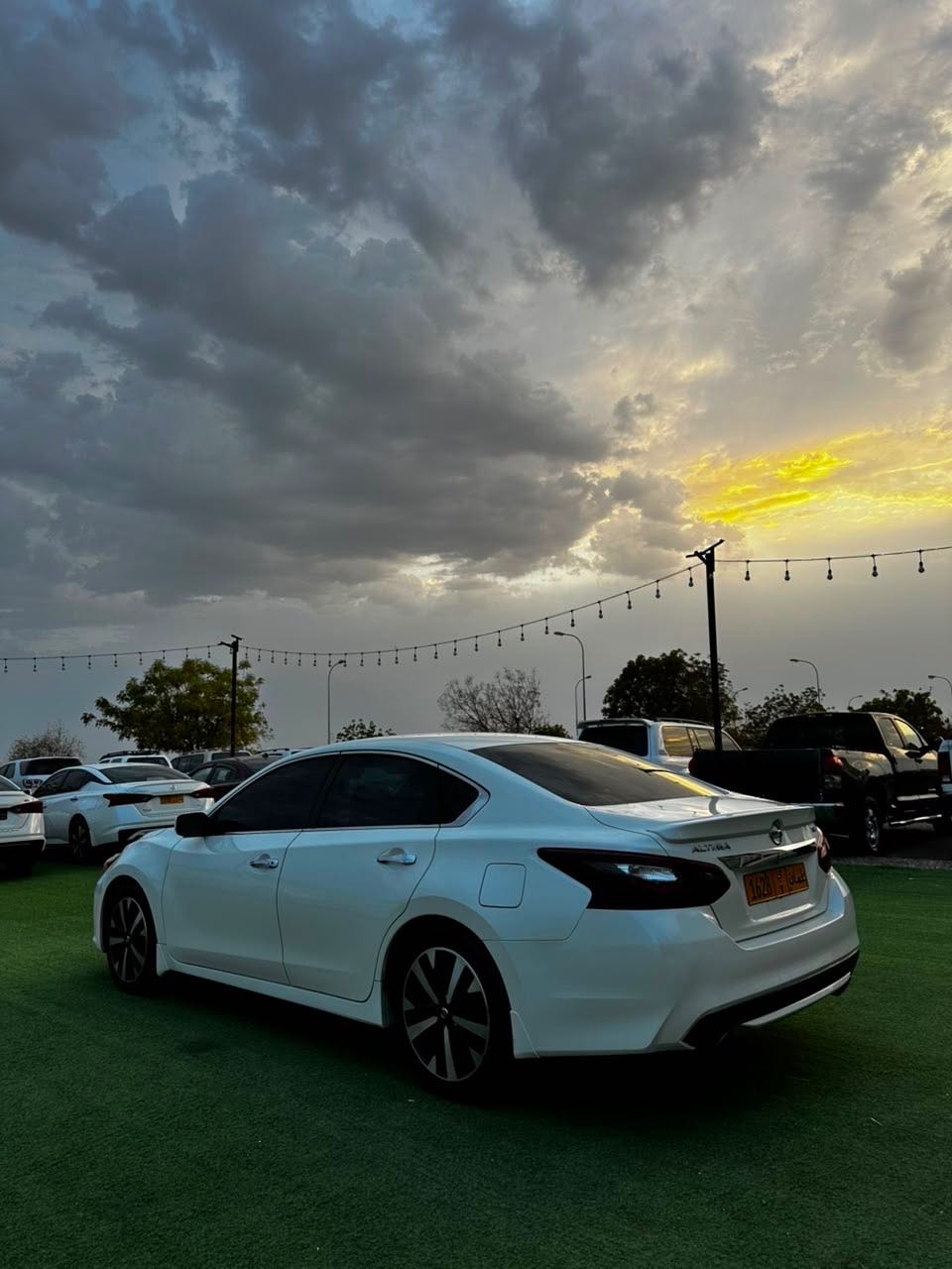 Car Image 2018 NISSAN ALTIMA SR