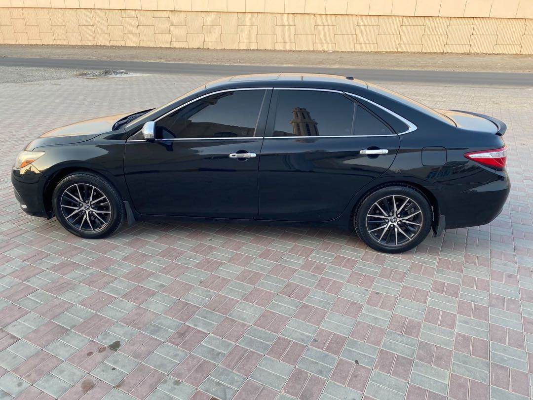 Car Image 2017 TOYOTA CAMRY XLE