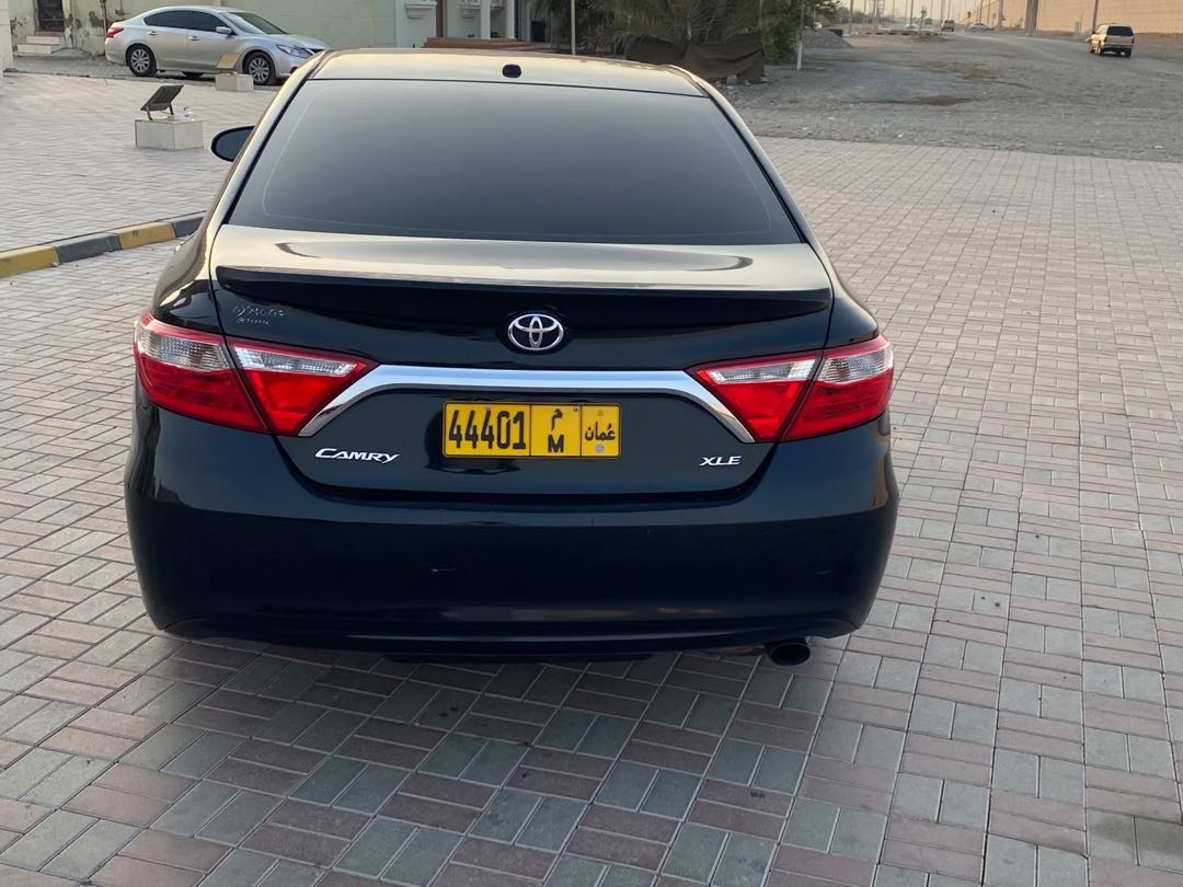 Car Image 2017 TOYOTA CAMRY XLE