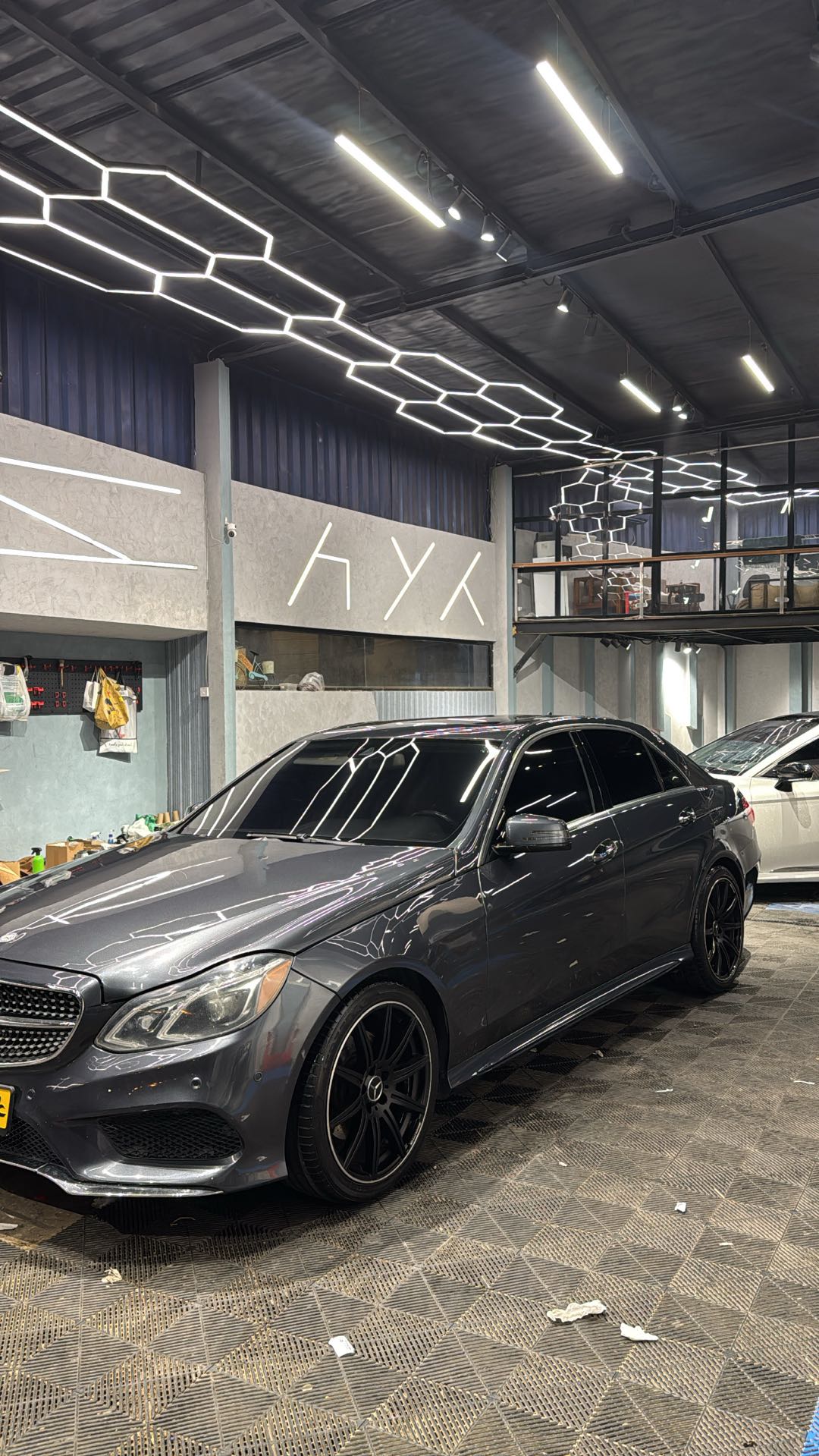 Car Image 2014 MERCEDES E Class 350