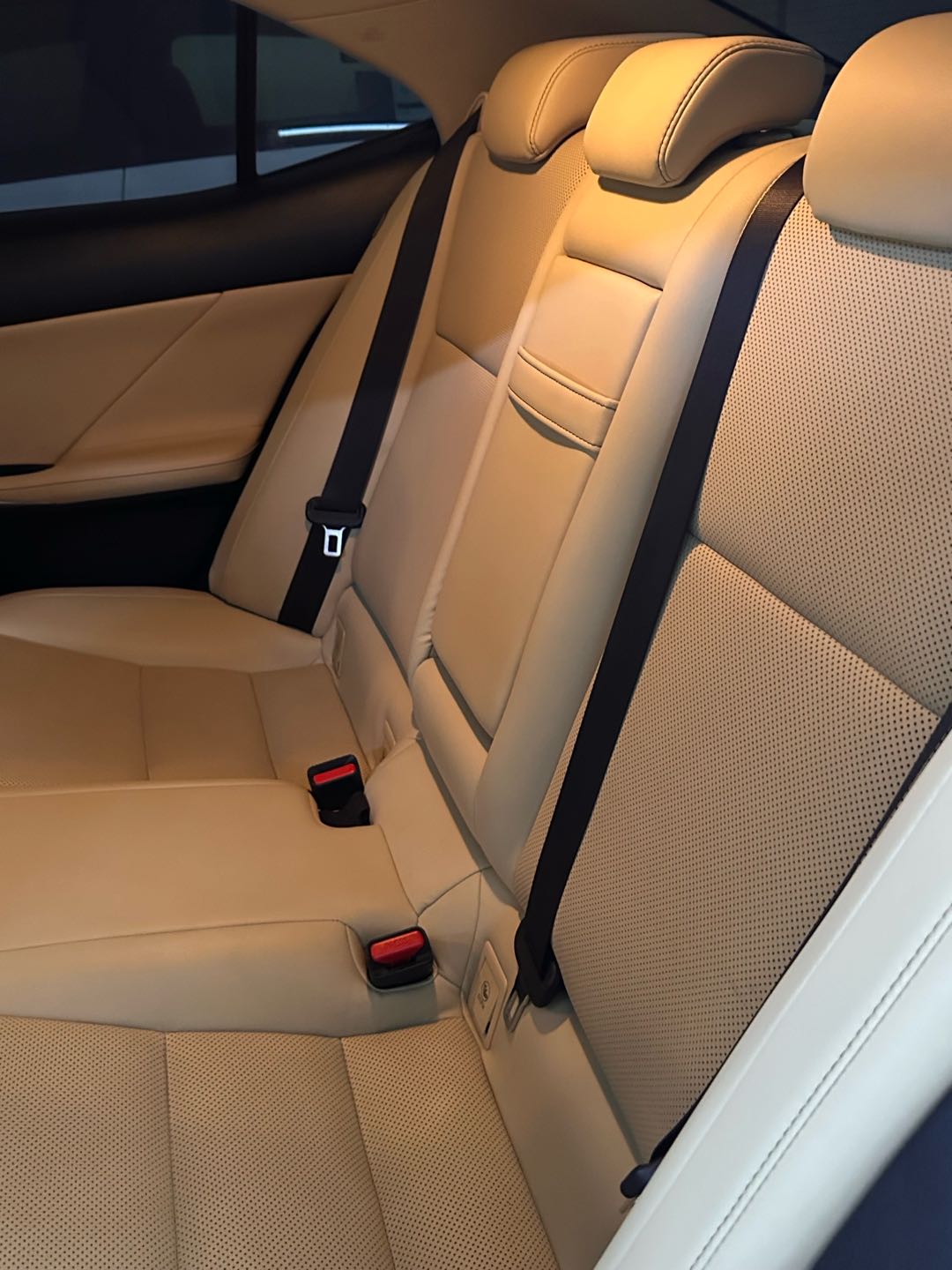 Car Image 2015 LEXUS IS 250