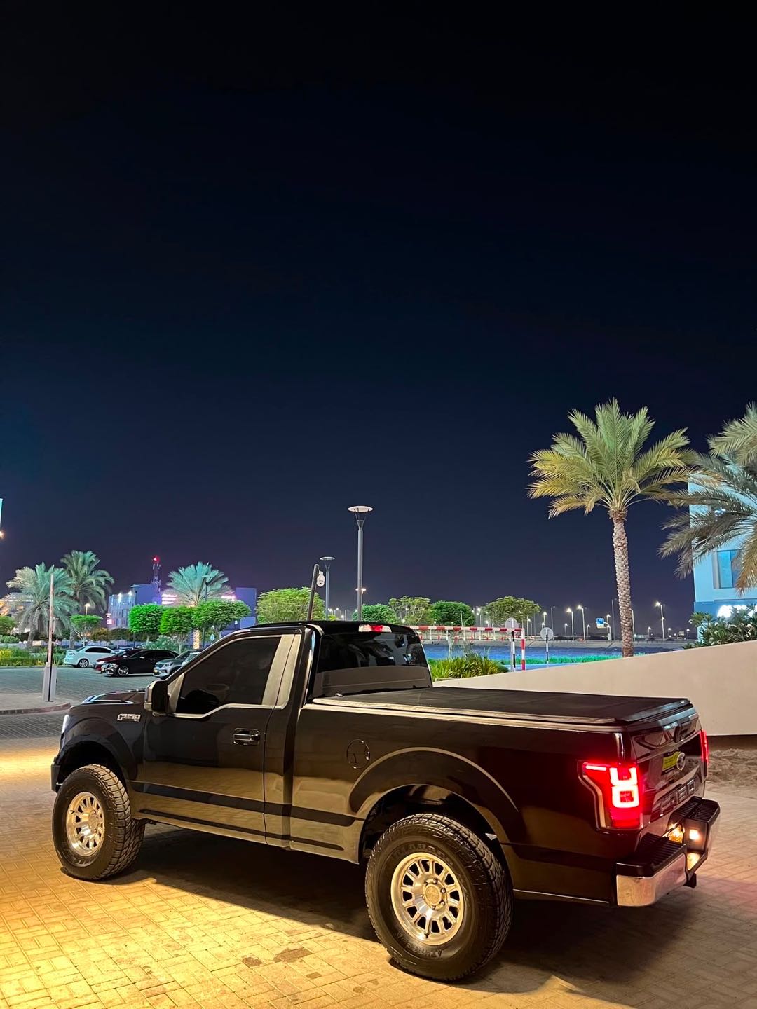 Car Image 2018 FORD F-150 XLT