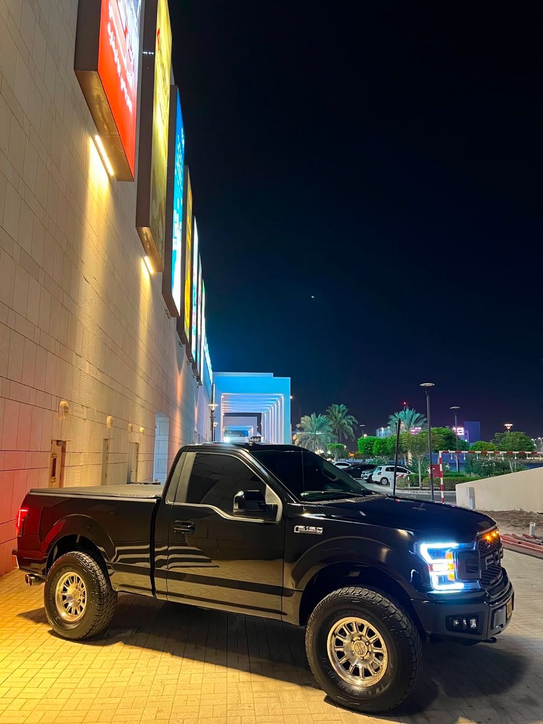 Car Image 2018 FORD F-150 XLT