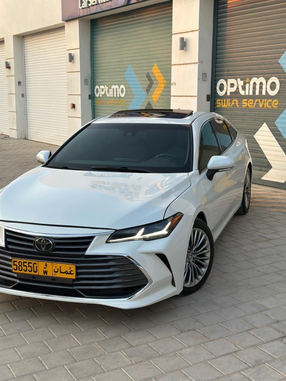 Car Image 2019 TOYOTA AVALON LIMITED