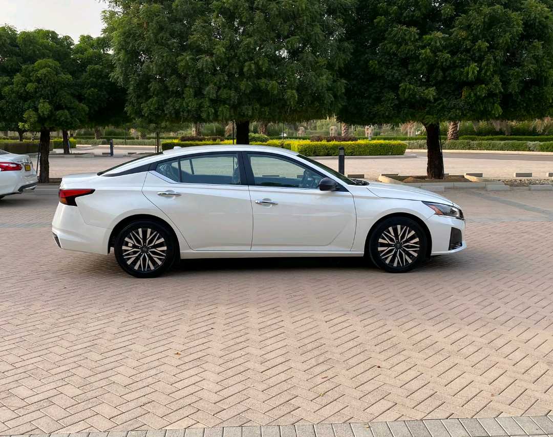 Car Image 2024 NISSAN ALTIMA SV