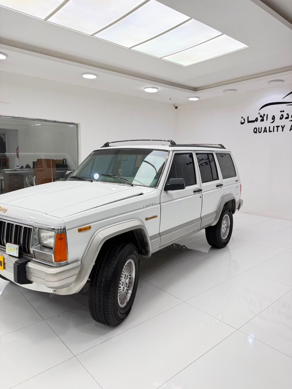 Car Image 1991 JEEP CHEROKEE 
