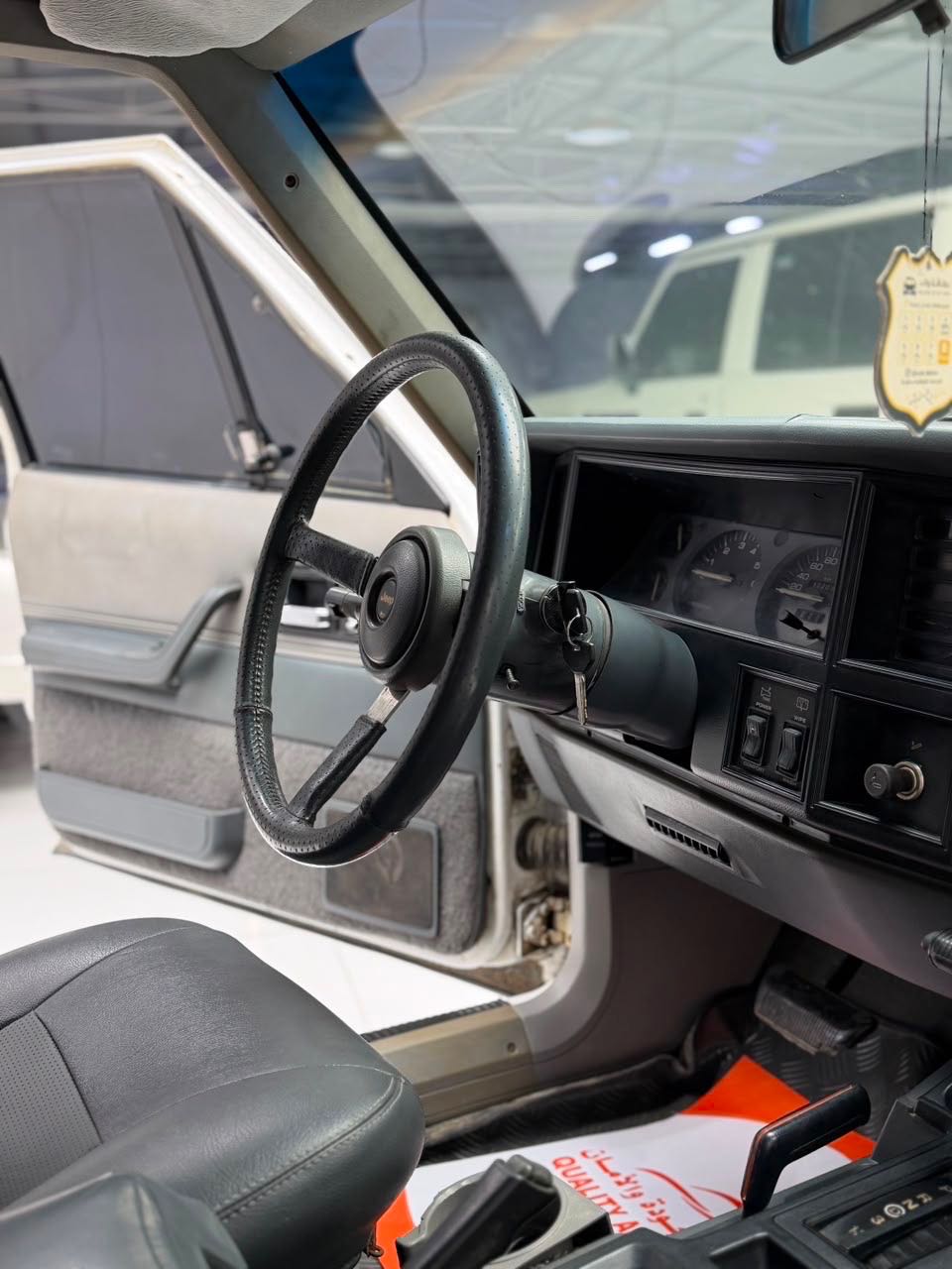 Car Image 1991 JEEP CHEROKEE 