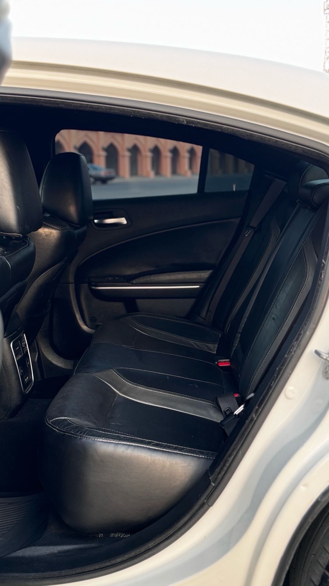 Car Image 2019 DODGE CHARGER SXT