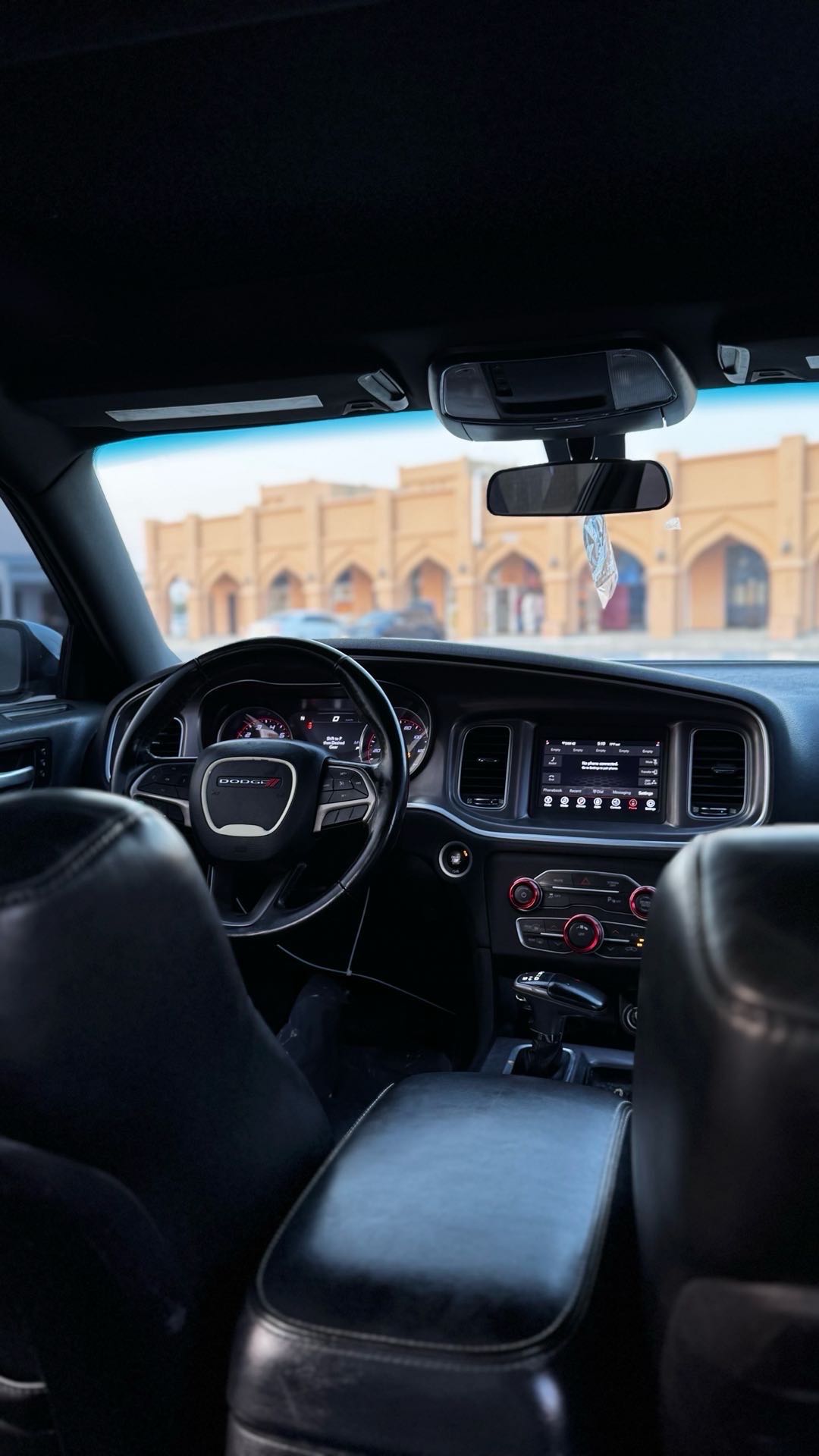 Car Image 2019 DODGE CHARGER SXT