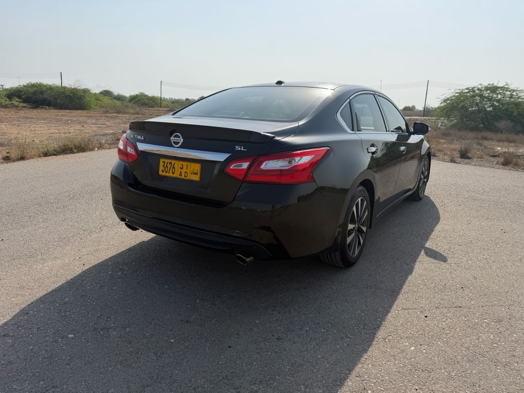 Car Image 2016 NISSAN ALTIMA SL