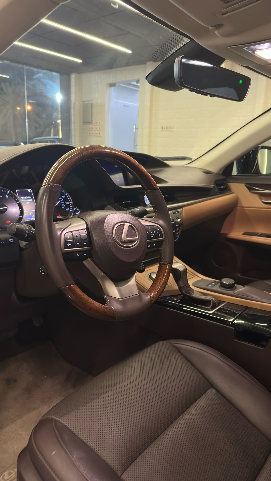 Car Image 2018 LEXUS ES 350